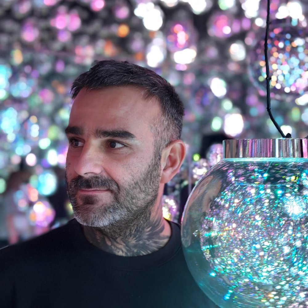 Portrait of Julien Jimenez, founder of RentFixr